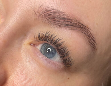 Louise-Fuhlendorff-eyelash-extensions-389x300px