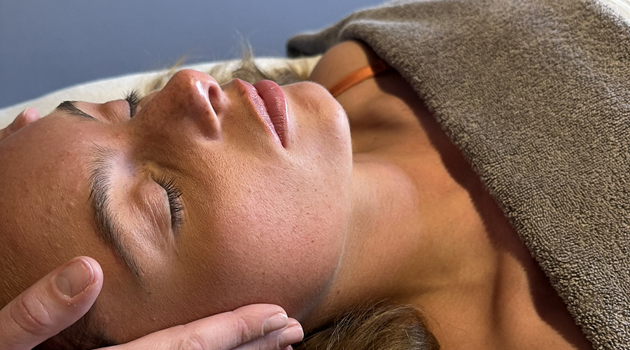 Dybdegående ansigtsmassage - Louise Fuhlendorff - Kosmetisk Klinik